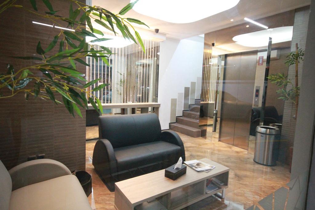 Harvia Suites Kebon Jeruk Джакарта Экстерьер фото