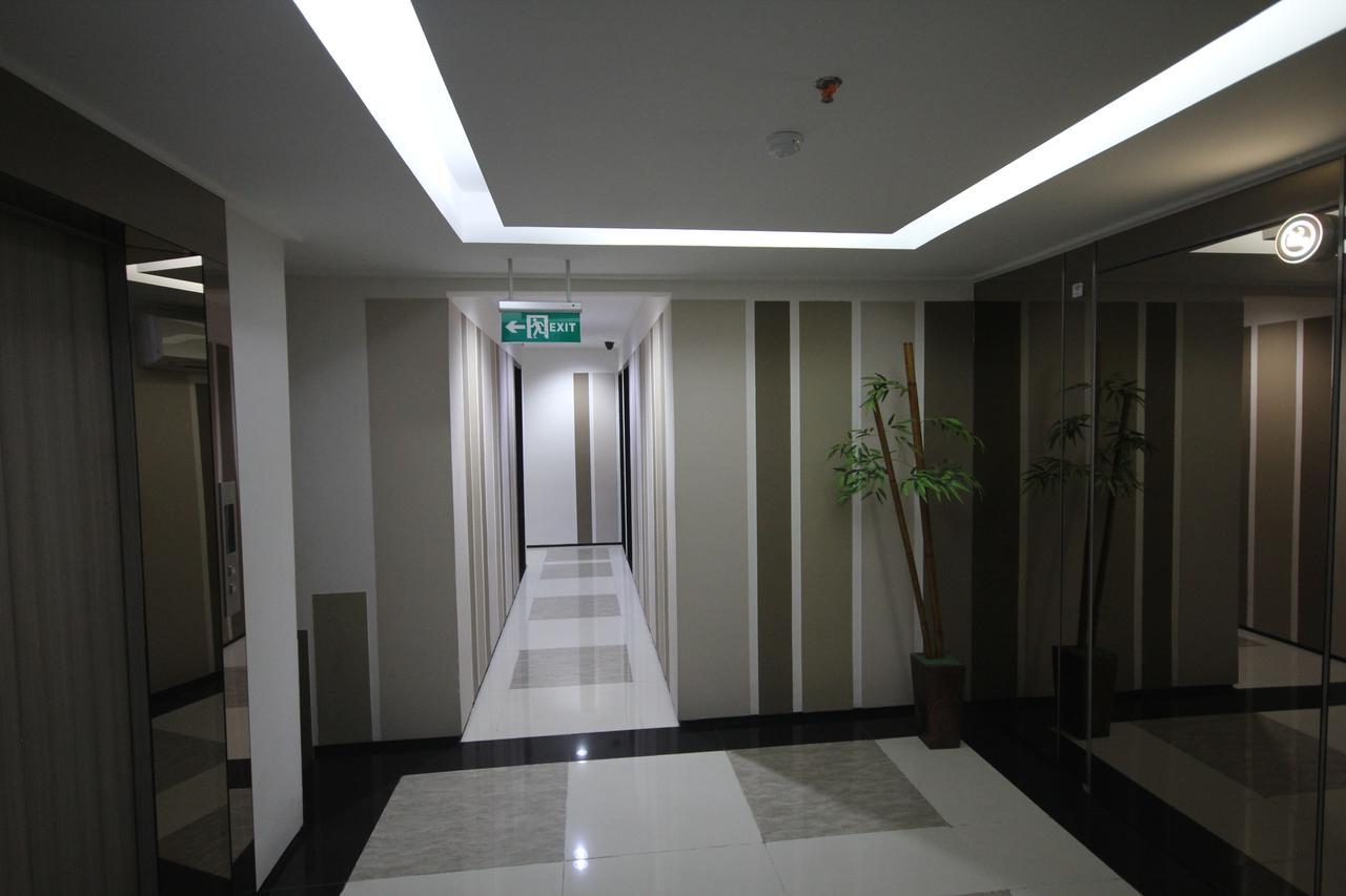 Harvia Suites Kebon Jeruk Джакарта Экстерьер фото