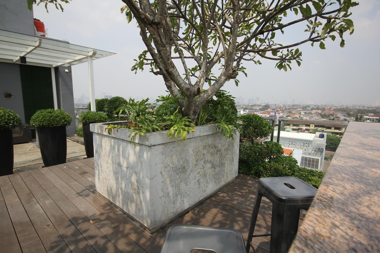 Harvia Suites Kebon Jeruk Джакарта Экстерьер фото