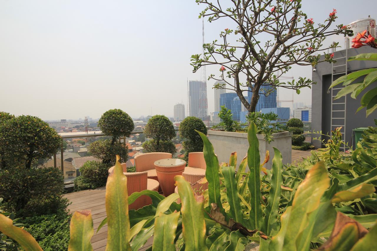 Harvia Suites Kebon Jeruk Джакарта Экстерьер фото