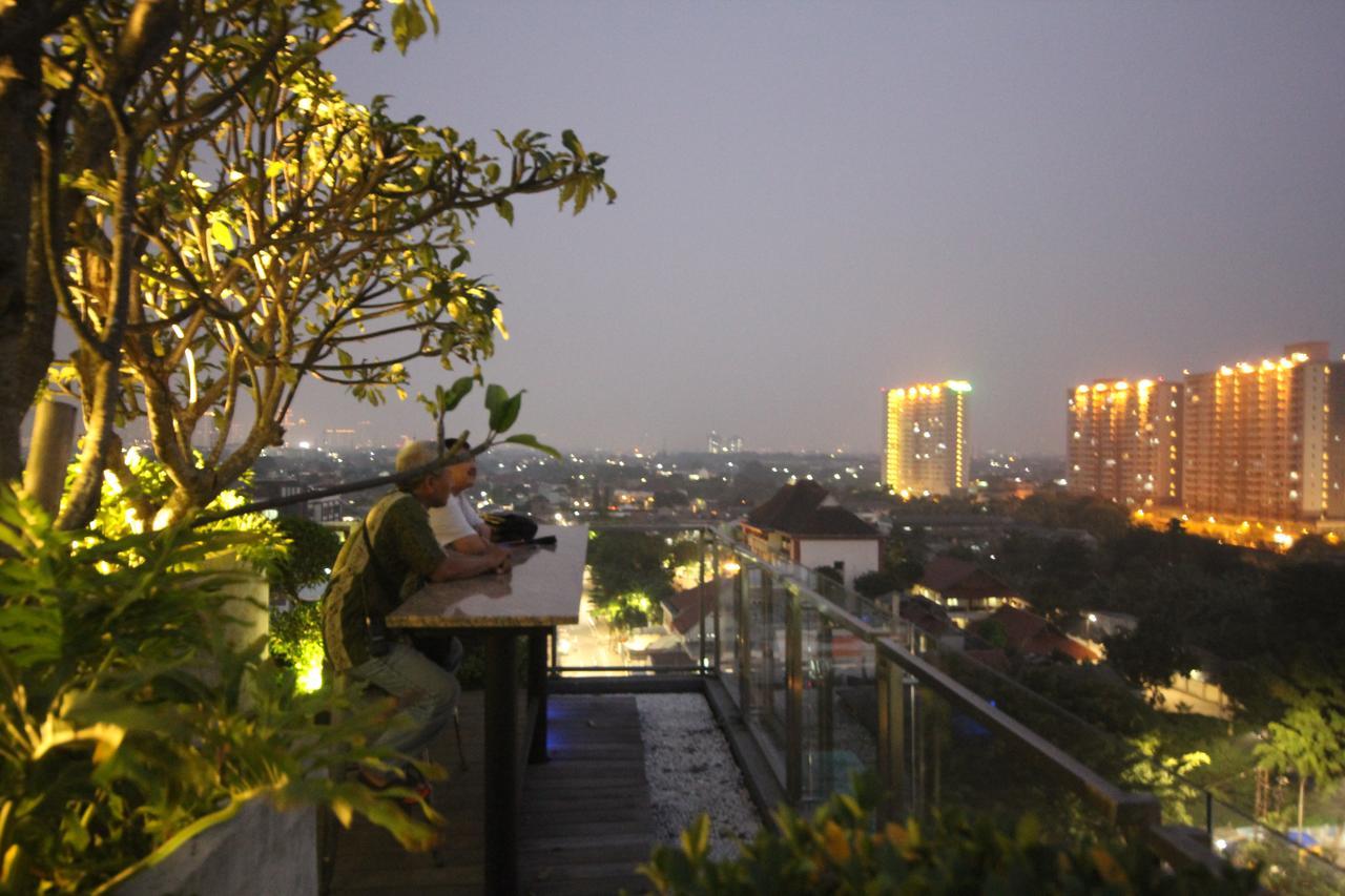 Harvia Suites Kebon Jeruk Джакарта Экстерьер фото