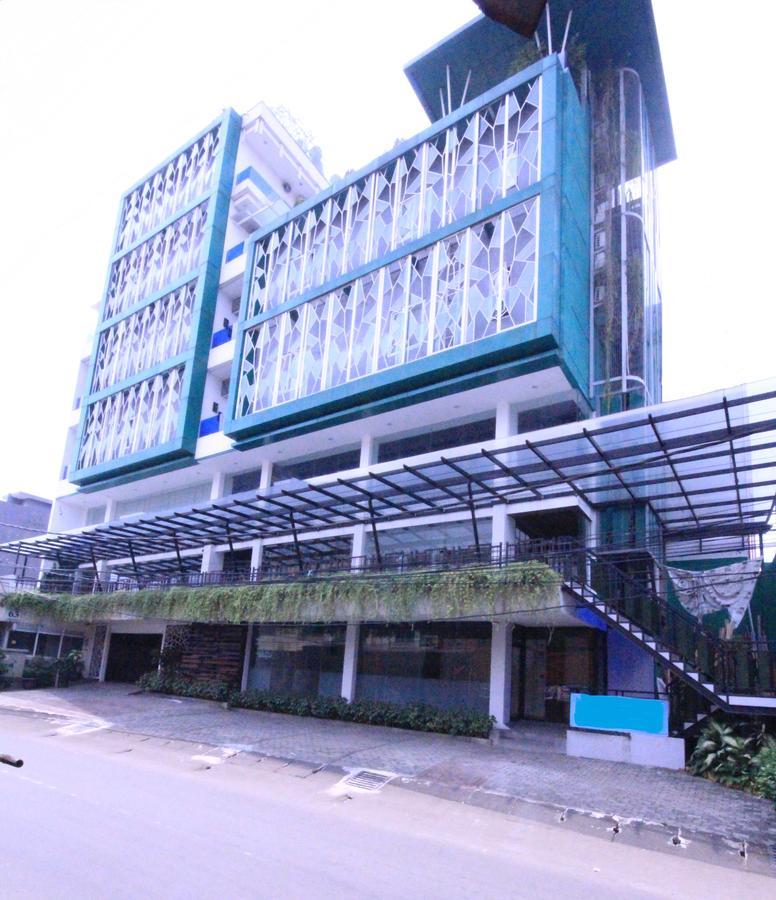 Harvia Suites Kebon Jeruk Джакарта Экстерьер фото