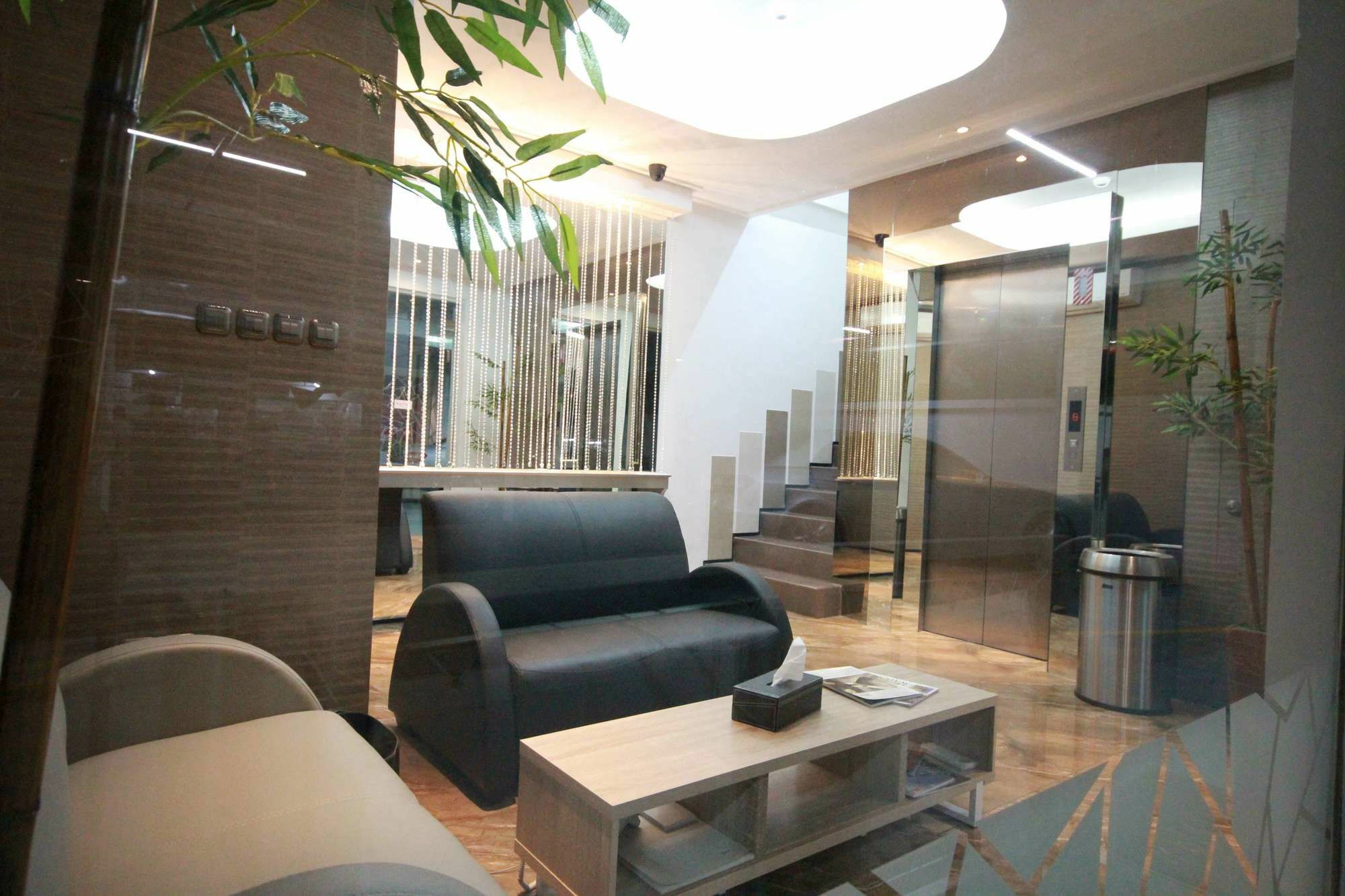Harvia Suites Kebon Jeruk Джакарта Экстерьер фото