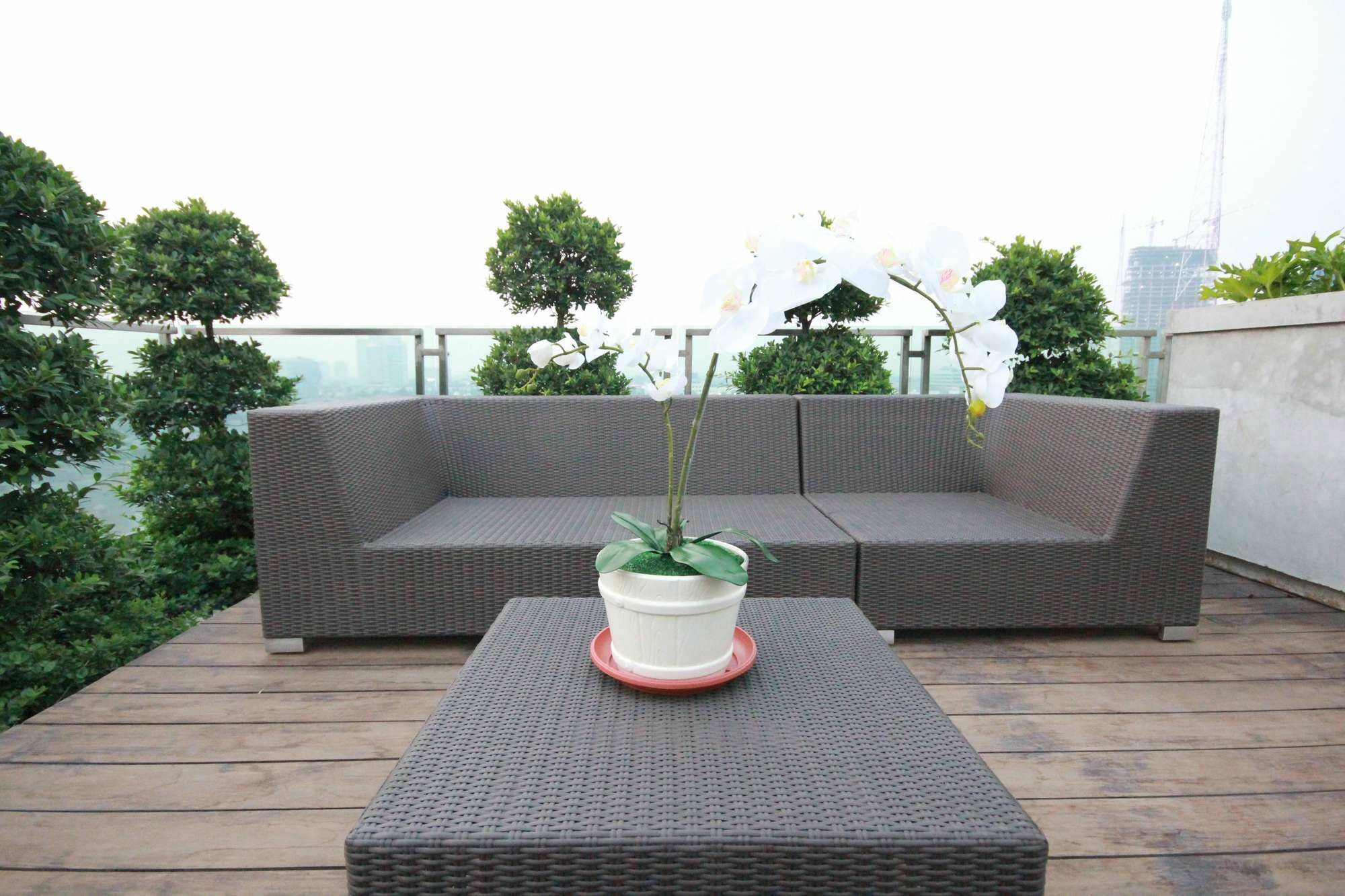 Harvia Suites Kebon Jeruk Джакарта Экстерьер фото