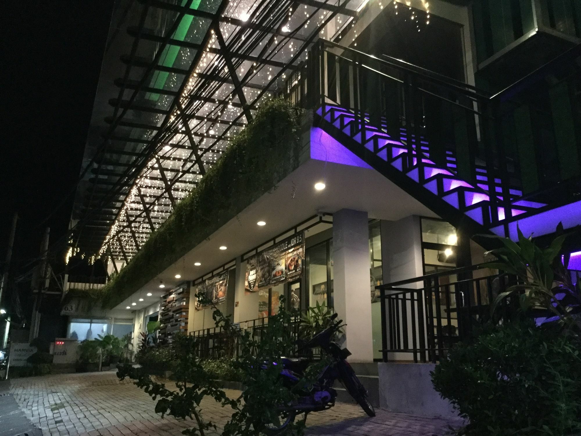 Harvia Suites Kebon Jeruk Джакарта Экстерьер фото